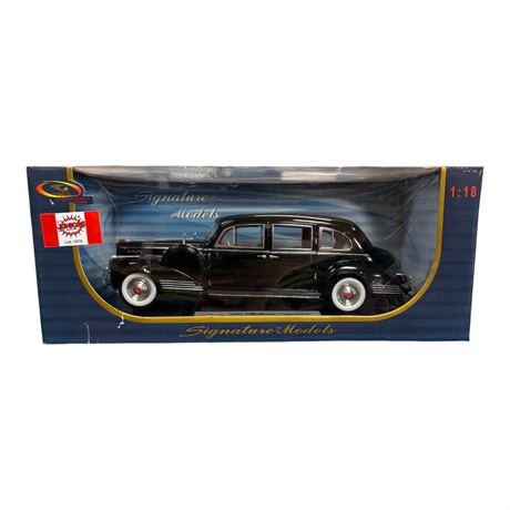 Signature Models 1:18 Die Cast Metal 1941 Packard Limousine, In Original Box