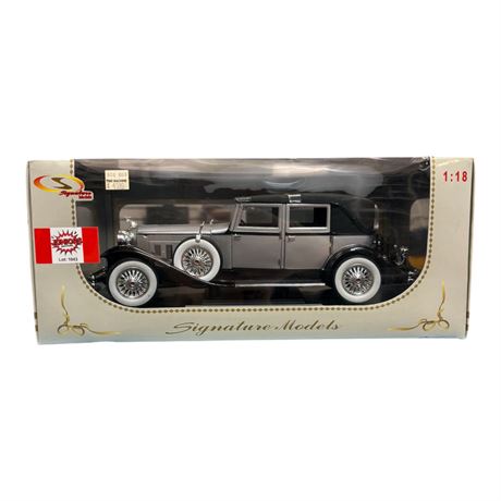Signature Models 1:18 Die Cast Metal 1930 Packard LeBaron, In Original Box