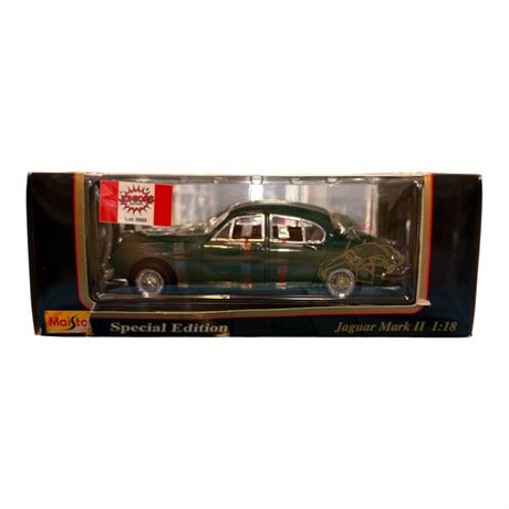 Maisto 1:18 Die Cast Metal Jaguar Mark II, In Original Box