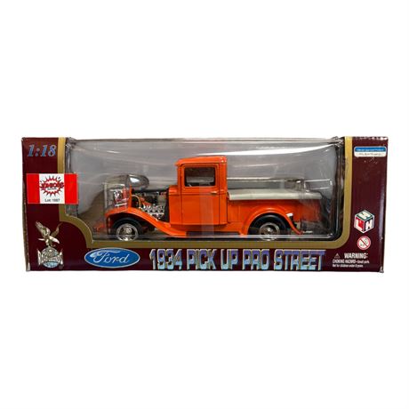 Road Legends 1:18 Die Cast Metal 1934 Ford Pick Up, In Original Box
