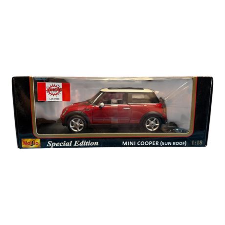 Maisto 1:18 Die Cast Metal Mini Cooper With Sunroof, In Original Box