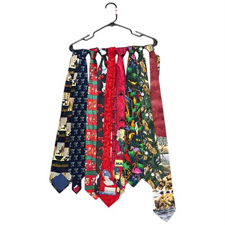 9 Vintage Novelty Ties, Golf, Parrots, Teddy Bears, Nutcrackers, Pandas, Etc..