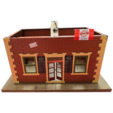 Early Lionel Lines No. 122 Electric Waiting Room Station