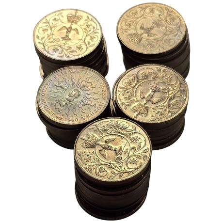 Approx 50, British 1977 Elizabeth II Commemorative Coins
