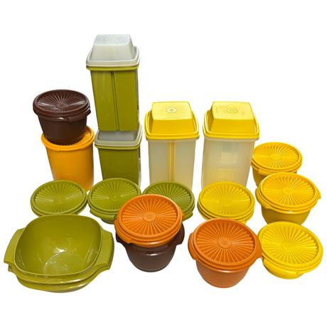 Assorted Vintage Tupperware, Pickle Keepers, Cannisters, Bowls, Etc..