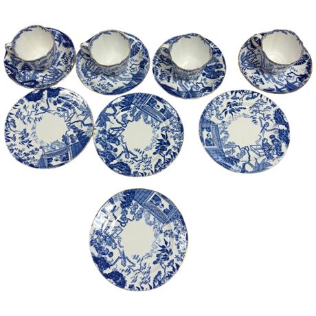 12 Pieces Of Royal Crown Derby Cups & Saucers