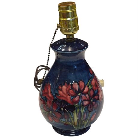 Vintage Moorcroft Table Lamp "Anemone"