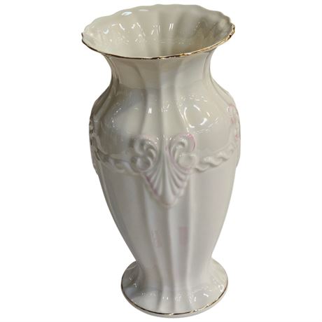 Belleek, 2000 Series Vase