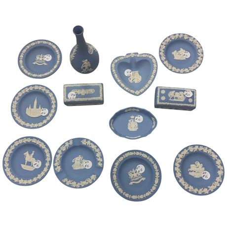 12 Pieces Of Assorted Wedgwood Pottery