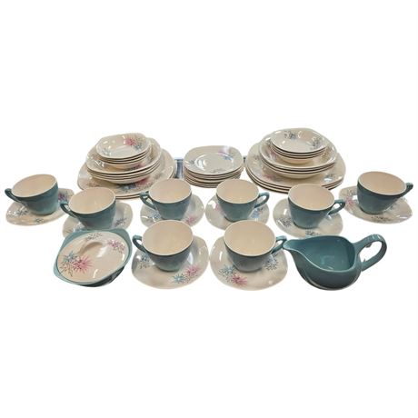 Vintage Staffordshire "Midwinter Stylecraft" Dish Set