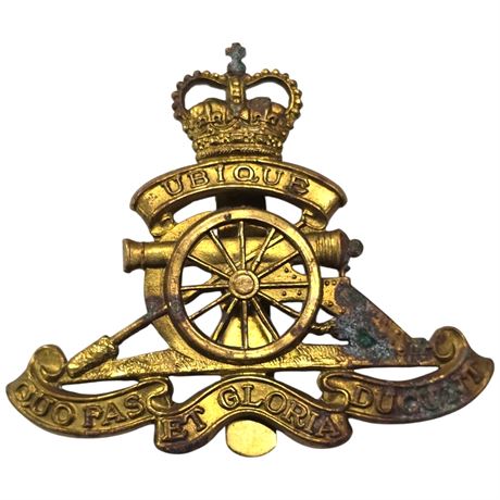 Vintage Royal Regiment Canadian Artillery Cap Badge