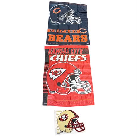 Assorted Vintage Cloth Sports Flags